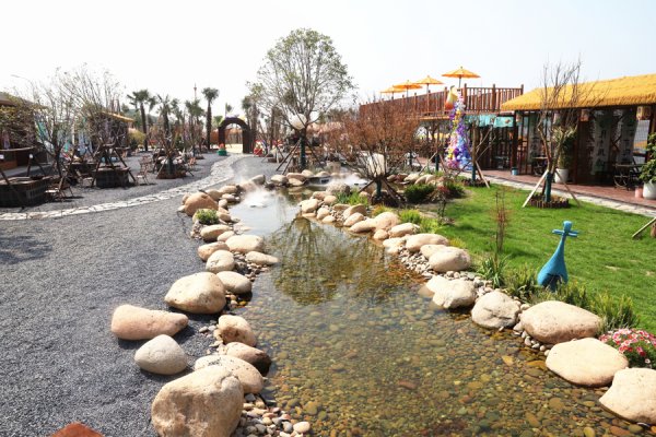 废弃场变身网红打卡地！泰州兴化巾荡村“听海·花屿”迎客来